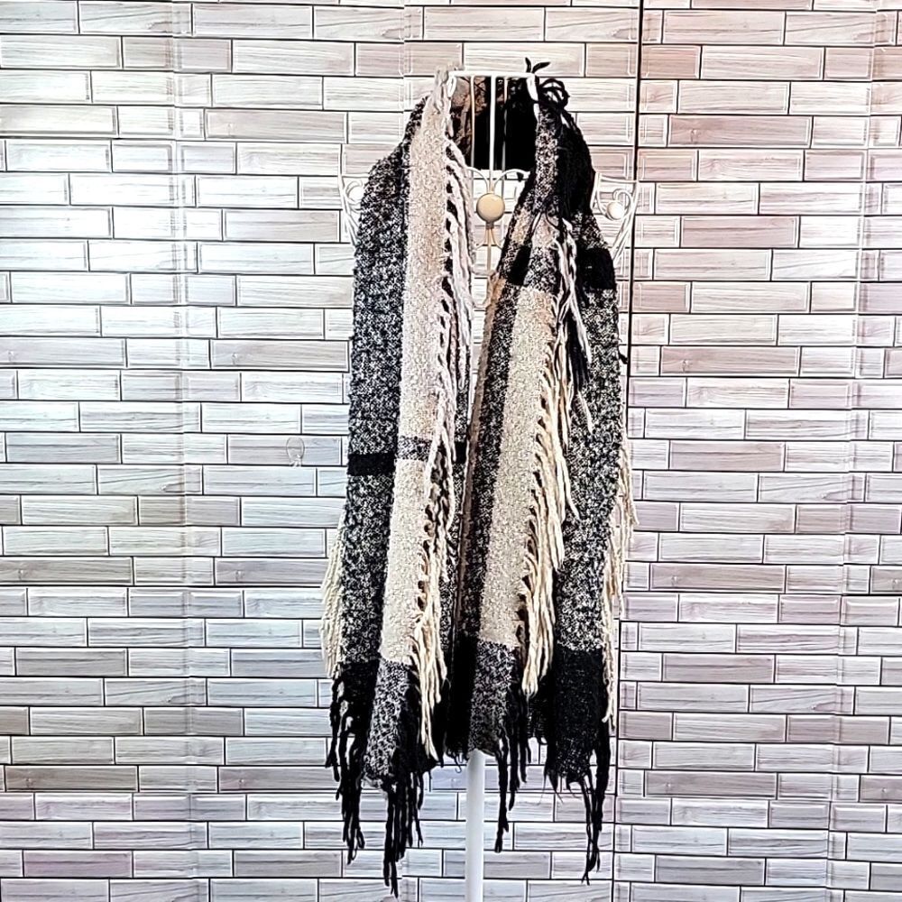 Britts knits scarf with fringe One Size